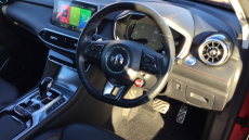 MG Hs 1.5 T-GDI Exclusive 5dr DCT Petrol Hatchback